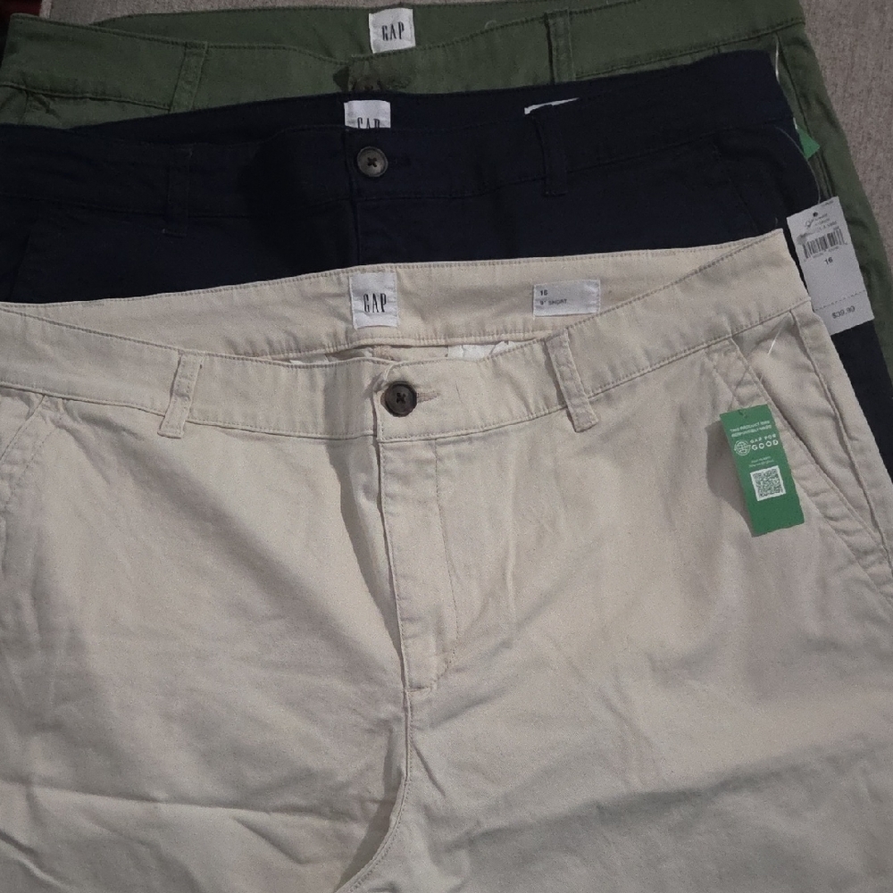 GAP Women's Shorts Chinos (3)- Cream, Navy, and Green